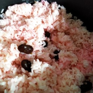 とっても美味しい 炊飯器で作る甘納豆のお赤飯 レシピ 作り方 By うちくるくる 楽天レシピ とっても美味しい 炊飯器で作る甘納豆のお赤飯 レシピ 作り方 By うちくるくる 楽天レシピ